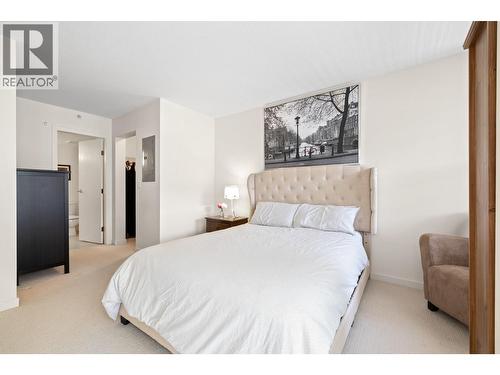 547 Yates Road Unit# 406, Kelowna, BC - Indoor Photo Showing Bedroom