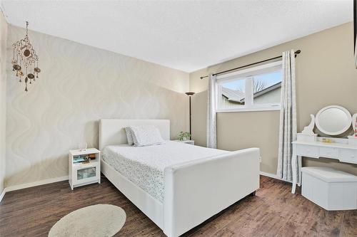 193 Beckinsale Bay, Winnipeg, MB - Indoor Photo Showing Bedroom