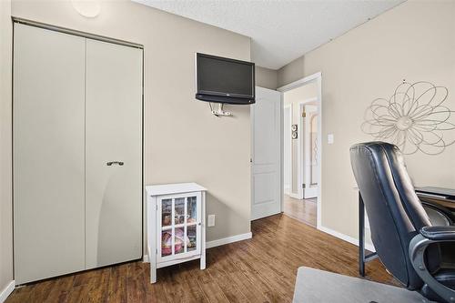 193 Beckinsale Bay, Winnipeg, MB - Indoor Photo Showing Other Room