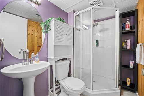 193 Beckinsale Bay, Winnipeg, MB - Indoor Photo Showing Bathroom
