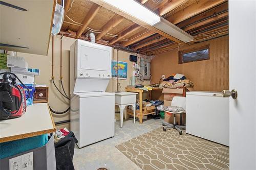 193 Beckinsale Bay, Winnipeg, MB - Indoor Photo Showing Laundry Room