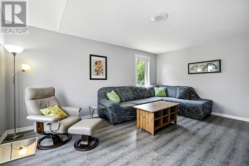 33 Loraine Avenue, Quinte West (Trenton Ward), ON - Indoor Photo Showing Living Room