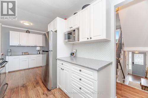 110 - 371 Bronte Street S, Milton, ON - Indoor Photo Showing Kitchen