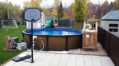 Pool - 2299 Rue De La Salamandre, Sainte-Marthe-Sur-Le-Lac, QC - Outdoor