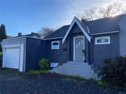 220 Coronation Ave  Duncan, BC V9L 2T2