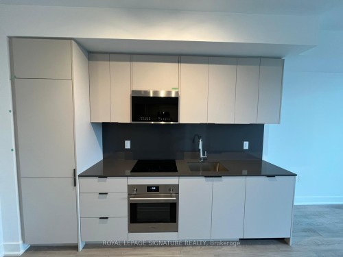 504-2088 James Street, Burlington, ON - Indoor Photo Showing Kitchen