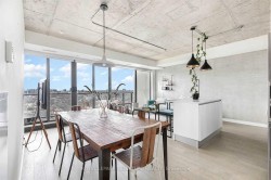 1505-111 Bathurst Street  Toronto, ON M5V 0M9