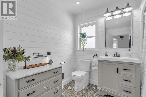 436 Broadway Street, Tillsonburg, ON - Indoor Photo Showing Bathroom