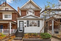 143 PARKMOUNT ROAD  Toronto, ON M4J 4V3