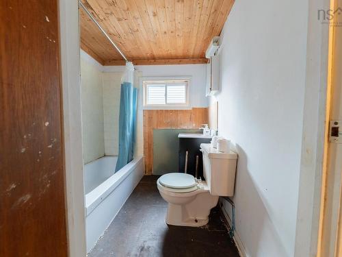 710 St Margarets Bay Road, Halifax, NS 