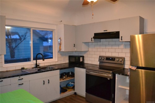 220 Coronation Ave, Duncan, BC 