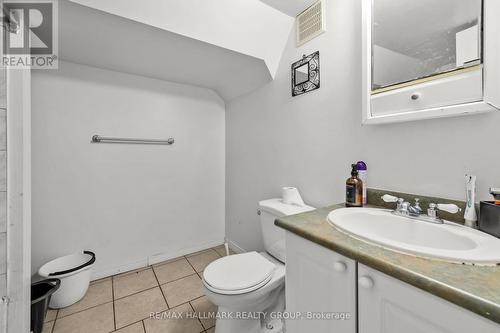 Basement bathroom - shower on the left side - 132 Beausoleil Drive, Ottawa, ON - Indoor Photo Showing Bathroom