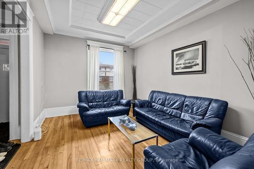 132 Beausoleil Drive, Ottawa, ON - Indoor Photo Showing Living Room