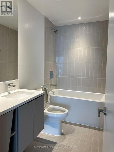 4607 - 3883 Quartz Road, Mississauga, ON - Indoor Photo Showing Bathroom