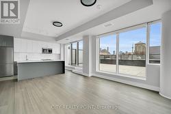 411 - 664 SPADINA AVENUE  Toronto, ON M5S 2H7