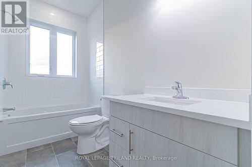 2nd full bathroom on main level - 26 Tattersall Lane, Lambton Shores (Grand Bend), ON - Indoor Photo Showing Bathroom