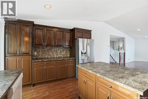 339 West Hampton Boulevard, Saskatoon, SK - Indoor Photo Showing Kitchen