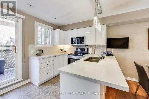 Double sinks & b/i soap dispenser - 257 Milan Street, Toronto, ON - Indoor Photo Showing Kitchen With Double Sink With Upgraded Kitchen