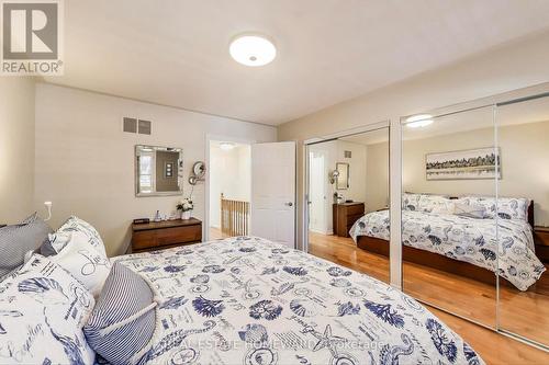 Double closet organizer - 257 Milan Street, Toronto, ON - Indoor Photo Showing Bedroom