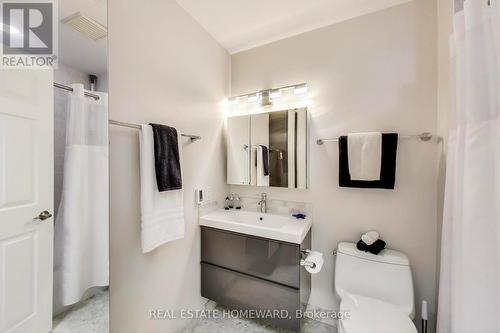 2nd floor bathroom - 257 Milan Street, Toronto, ON - Indoor Photo Showing Bathroom