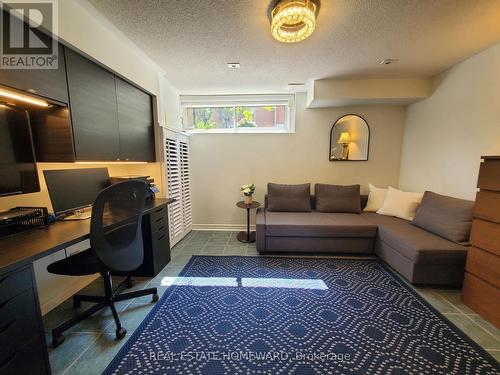 Above grade window facing West - 257 Milan Street, Toronto, ON - Indoor Photo Showing Office