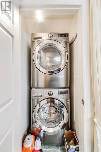 X-tra Large LG washer & dryer - 257 Milan Street, Toronto, ON - Indoor Photo Showing Laundry Room