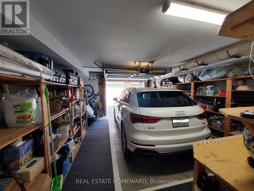 Direct indoor access to garage - 257 Milan Street, Toronto, ON - Indoor