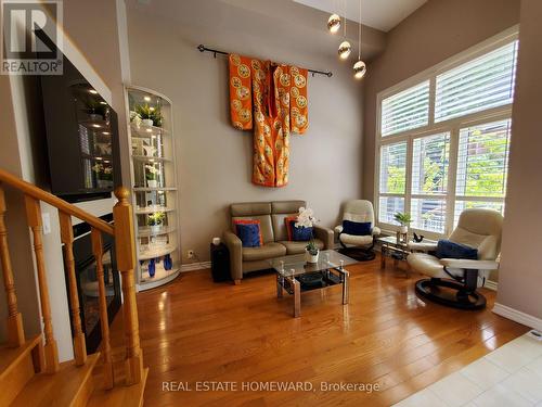 Real Oak hardwood floors - 257 Milan Street, Toronto, ON - Indoor