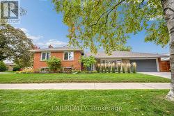 29 NEWELL COURT  Toronto, ON M9A 4T9