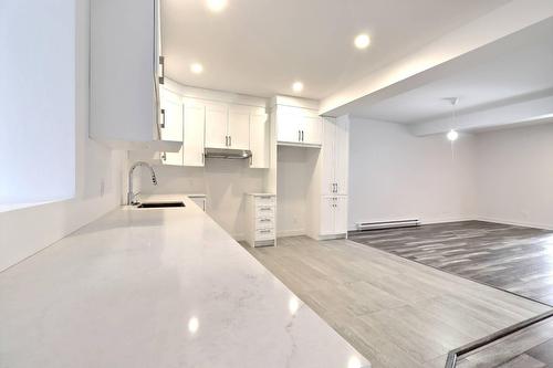 Kitchen - 3717 Rue Wellington, Montréal (Verdun/Île-Des-Soeurs), QC - Indoor Photo Showing Kitchen