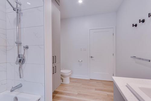 Bathroom - 12 Ch. Sisttie, La Pêche, QC - Indoor Photo Showing Bathroom