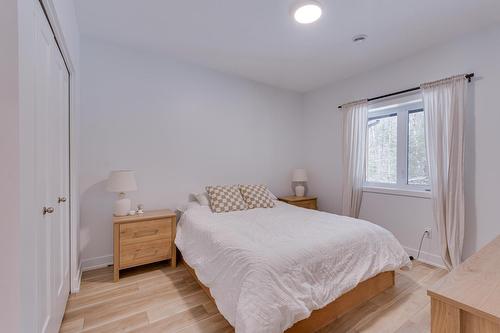 Bedroom - 12 Ch. Sisttie, La Pêche, QC - Indoor Photo Showing Bedroom