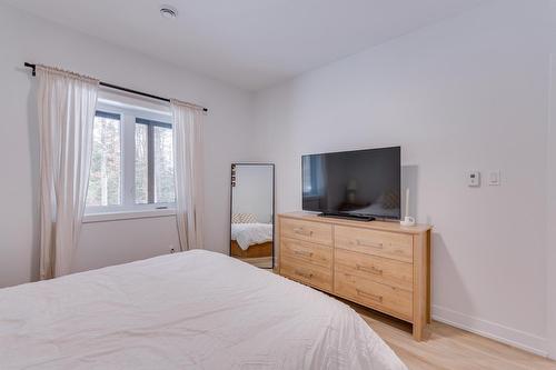 Bedroom - 12 Ch. Sisttie, La Pêche, QC - Indoor Photo Showing Bedroom