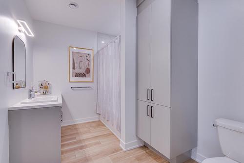 Bathroom - 12 Ch. Sisttie, La Pêche, QC - Indoor Photo Showing Bathroom