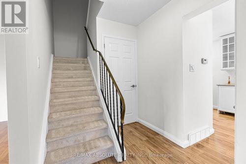 16 Melanie Crescent, Ottawa, ON - Indoor Photo Showing Other Room