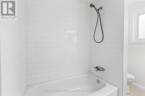 16 Melanie Crescent, Ottawa, ON - Indoor Photo Showing Bathroom