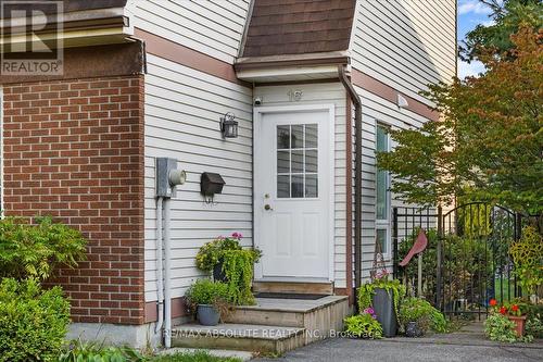 16 Melanie Crescent, Ottawa, ON - Outdoor