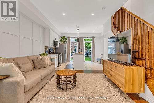 53 - 636 Evans Avenue S, Toronto, ON - Indoor Photo Showing Living Room