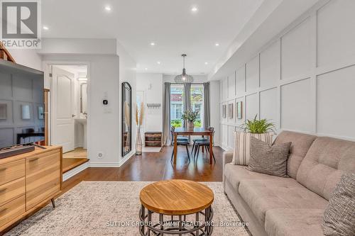 53 - 636 Evans Avenue S, Toronto, ON - Indoor Photo Showing Living Room