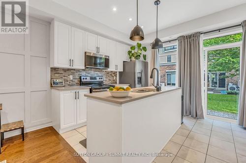 53 - 636 Evans Avenue S, Toronto, ON - Indoor Photo Showing Kitchen With Double Sink With Upgraded Kitchen