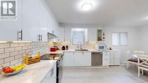 112 Benjamin Boake Trail, Toronto, ON - Indoor Photo Showing Kitchen With Upgraded Kitchen
