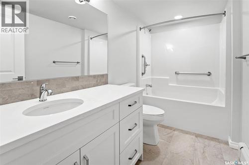 102 318 108Th Street, Saskatoon, SK - Indoor Photo Showing Bathroom