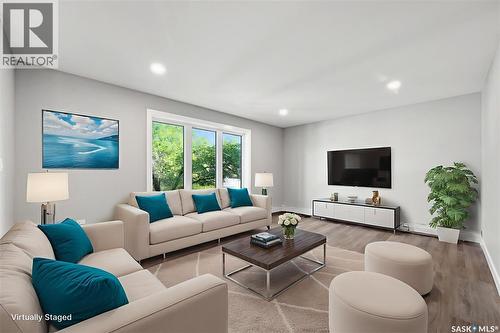 202 318 108Th Street W, Saskatoon, SK - Indoor Photo Showing Living Room