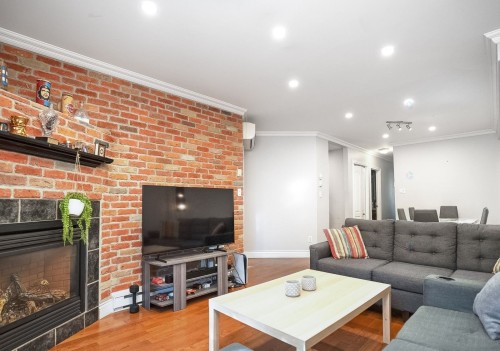 Salon - 2142 Rue Du Havre, Montréal (Ville-Marie), QC - Indoor Photo Showing Living Room With Fireplace