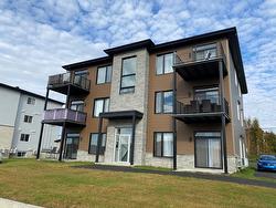 205 Boul. Louis-Joseph-Papineau  Cowansville, QC J2K 0E4