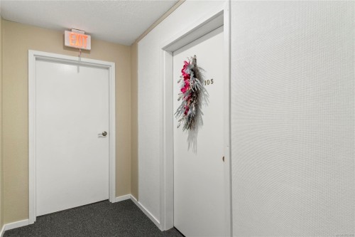 105-962 Island Hwy South, Campbell River, BC - Indoor Photo Showing Other Room