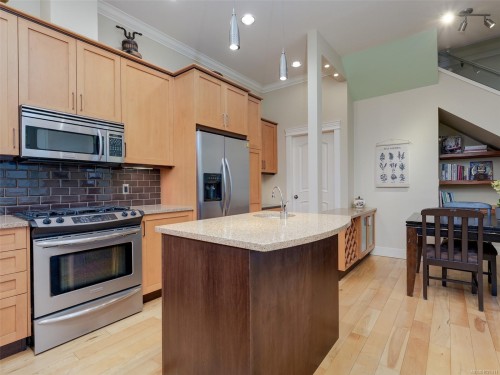 4-209 Superior St, Victoria, BC 