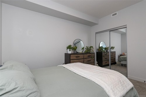 204-2465 Gateway Rd, Langford, BC - Indoor Photo Showing Bedroom