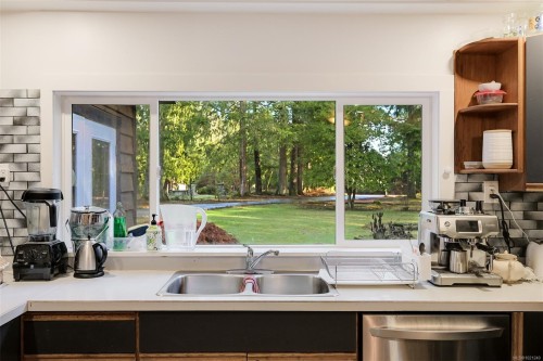 5742 Menzies Rd, Duncan, BC 