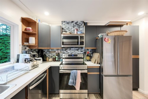 5742 Menzies Rd, Duncan, BC 